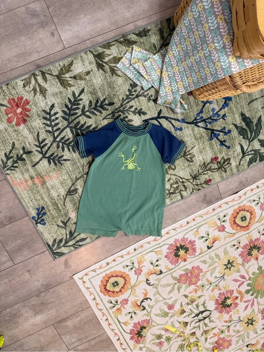 Vintage 90s OshKosh B'gosh Green Frog Romper 24 Months 100% Cotton Short Sleeve